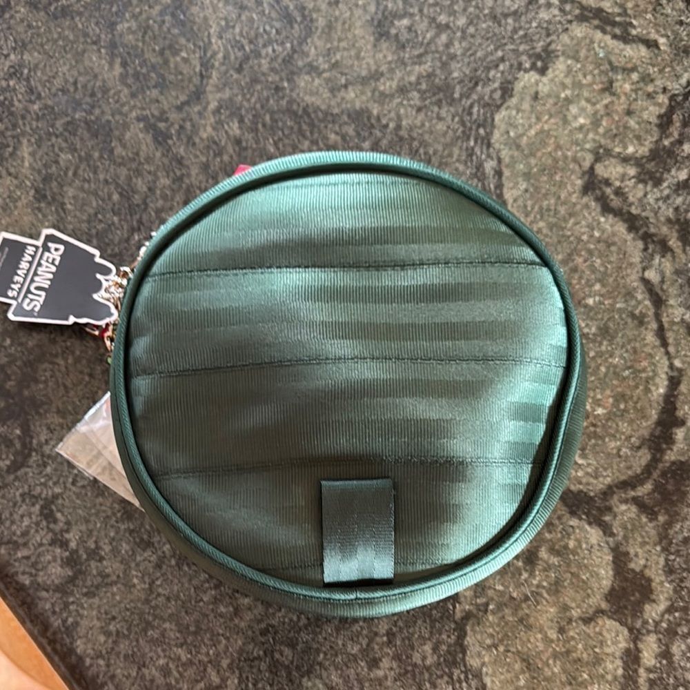 Harveys Peanuts Convertible  Crossbody / Snoopy Wreath - Picture 9 of 10